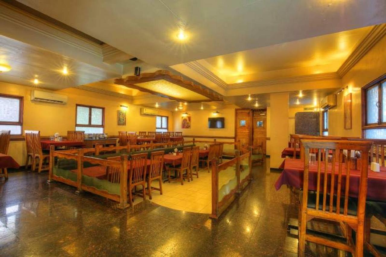 Hotel Lonavla Екстер'єр фото